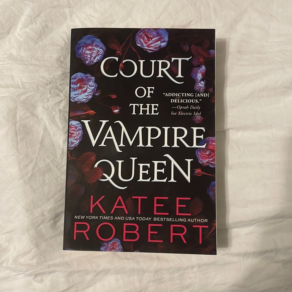 Court of the vampire queen by Katee Robert
